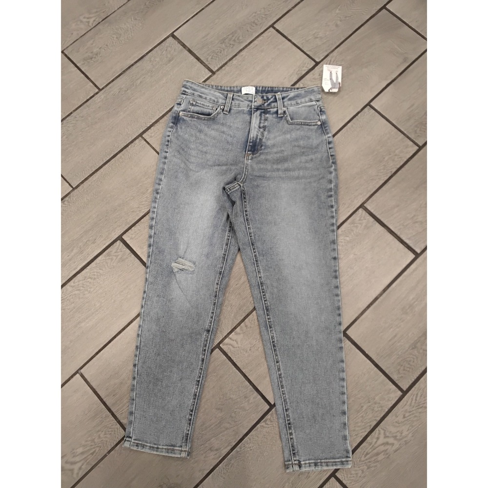 Time and Tru Womens‎ Blue Wash Distressed Straight Leg Jeans Size 8